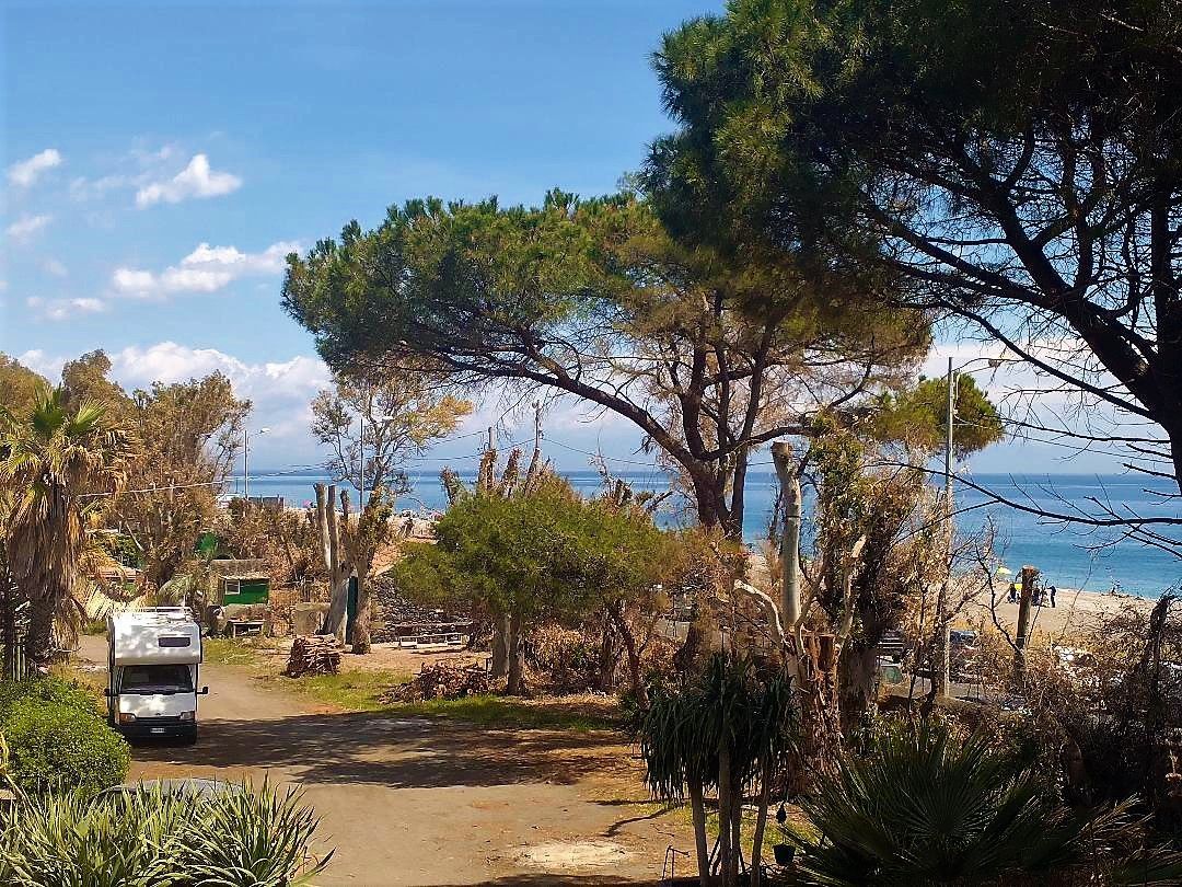 Il Giardino del Feotto - spazio camper e tende vicino Catania