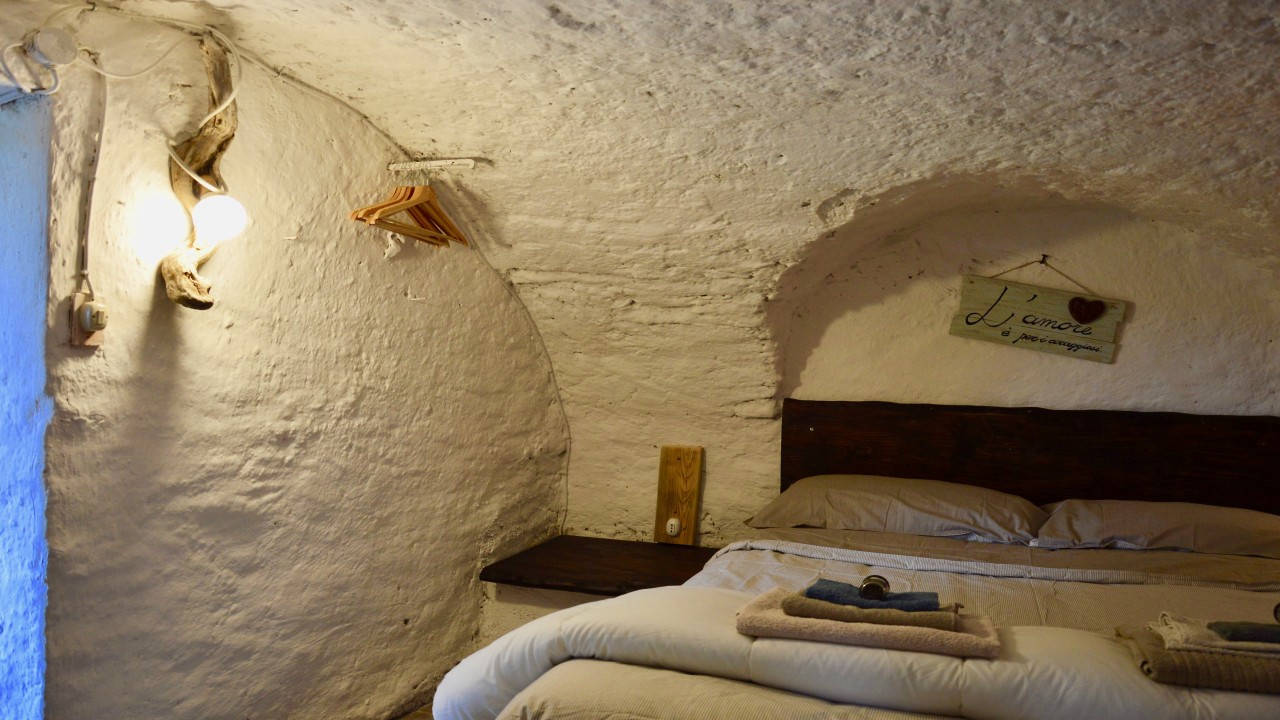 Landhaus Valchiusella - Zimmer Grottino