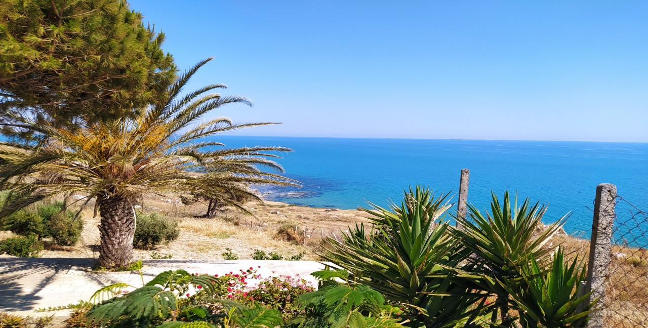 An unspoilt paradise in a protected oasis in Agrigento