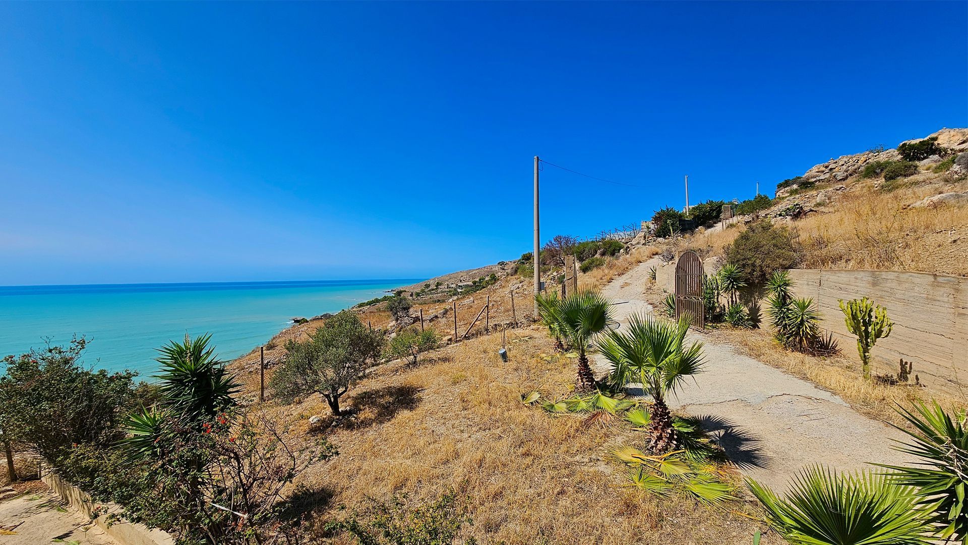 An unspoilt paradise in a protected oasis in Agrigento