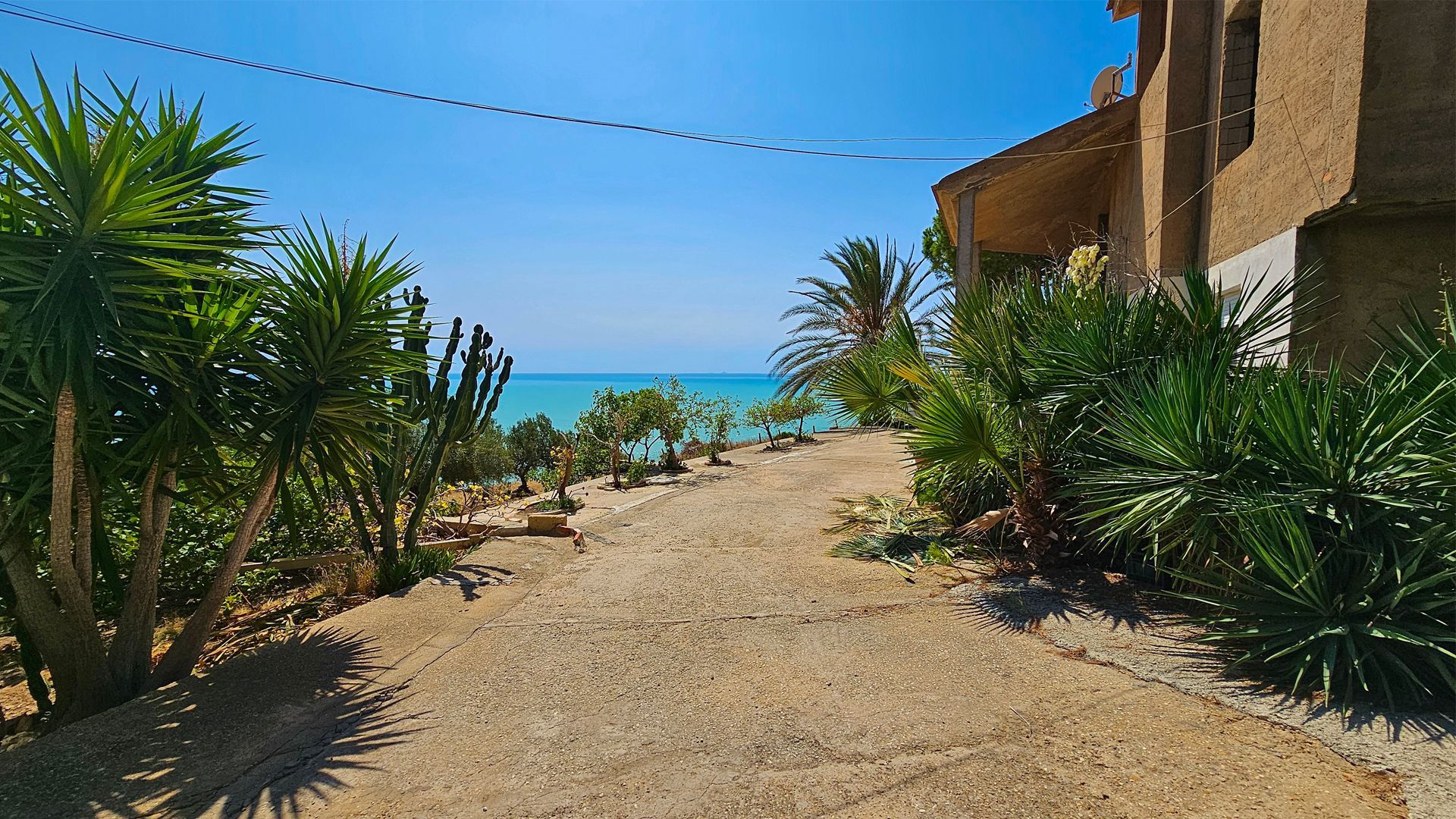 An unspoilt paradise in a protected oasis in Agrigento