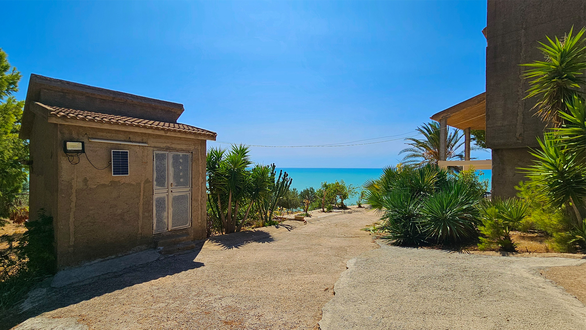 An unspoilt paradise in a protected oasis in Agrigento