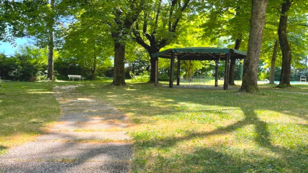 Large wooded park for travelers with a tent Location: Correggio, RE