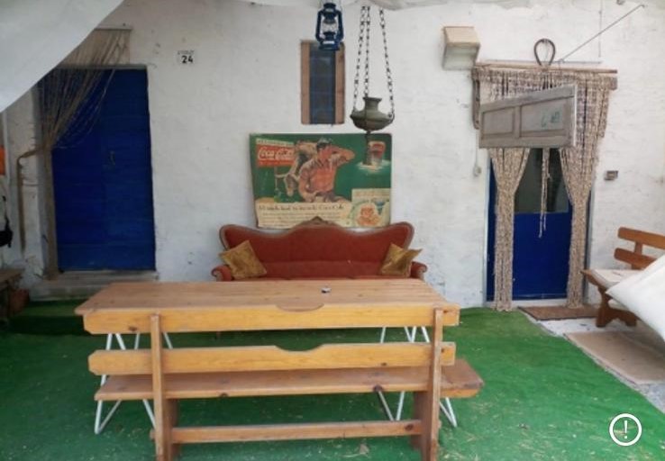 Rustikales Bauernhaus mit Außengarten: Möglichkeit der Einfahrt mit Zelt und Wohnmobil