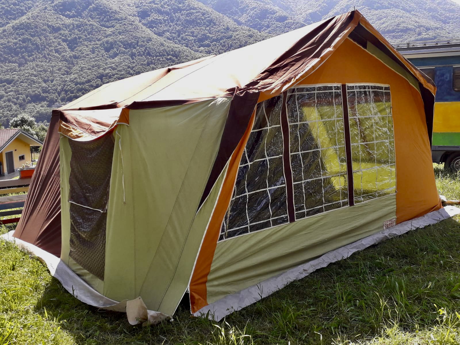 Natural 70s tent in the province of Turin