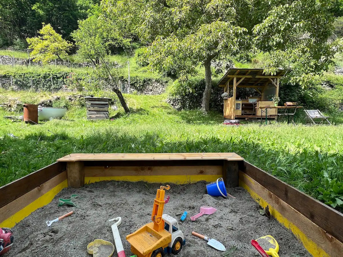 La tenda sul fiume con SPA naturale