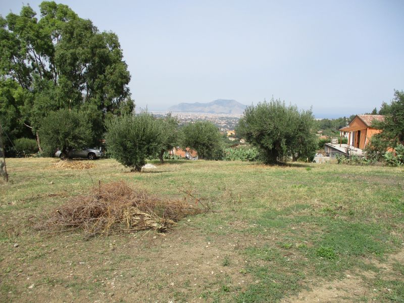Terreno privato per sosta camper e tenda a Palermo
