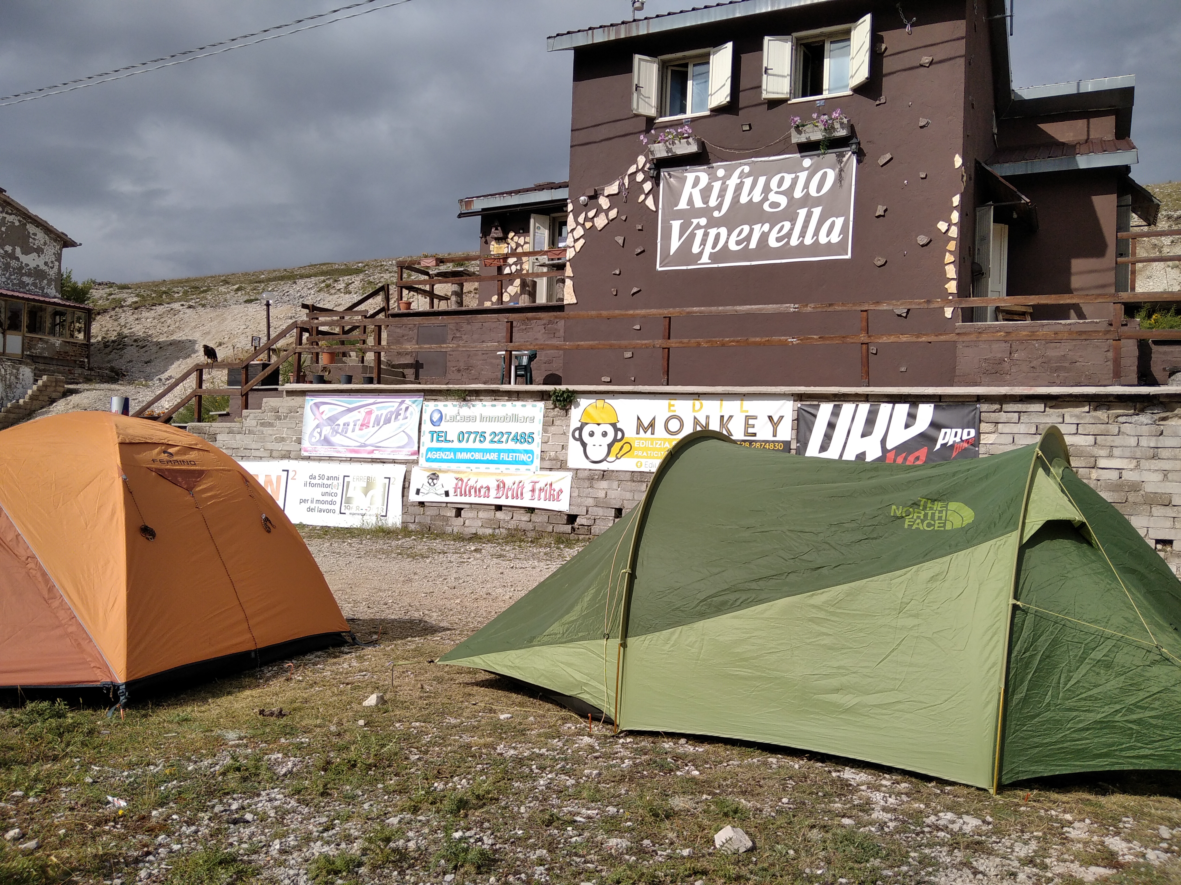 Aire de stationnement Rifugio Viperella pour tentes et camping-cars ( mt 1806 )