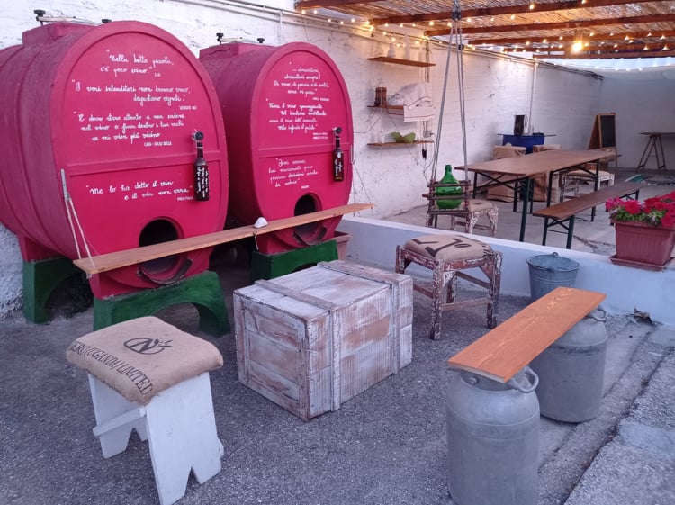 Parcelas para tiendas de campaña en una granja en las afueras de Bari