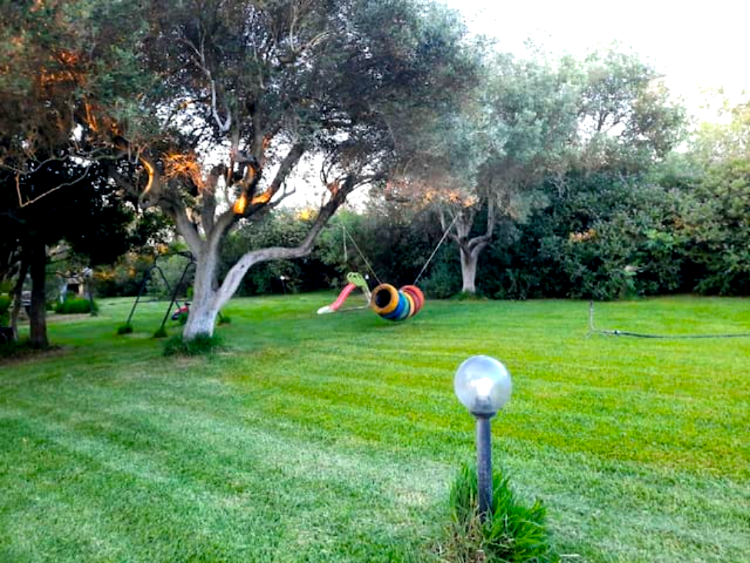 In tenda presso SJO Village in Sardegna