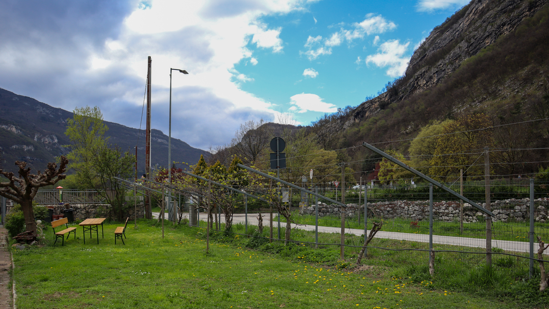Vicino a tutto:  Arcobaleni, Vigne, Neve e il Lago a Mori, Trento
