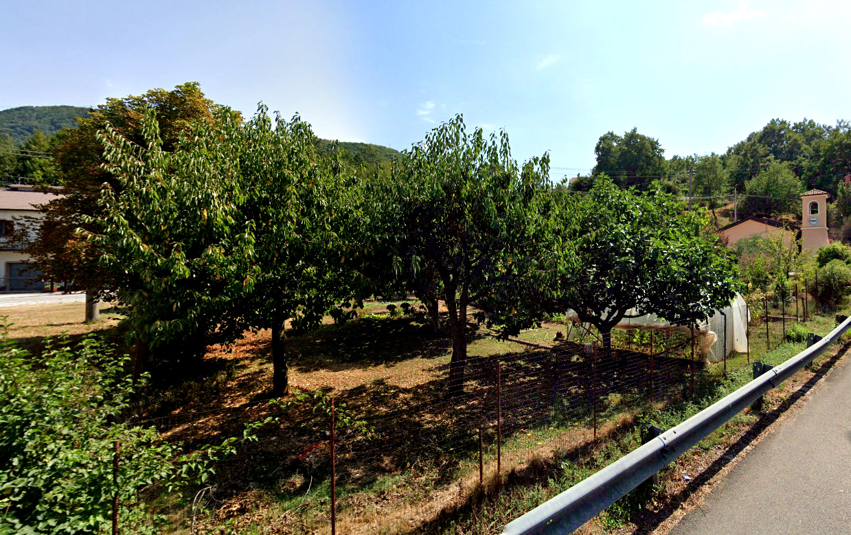 Campeggio in collina con vista verso il Monte Sirino, Lauria