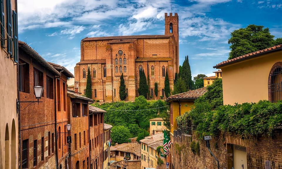 Fra Pisa e Firenze, Lucca e Siena in aperta campagna a 800 mt dalla FIPILI