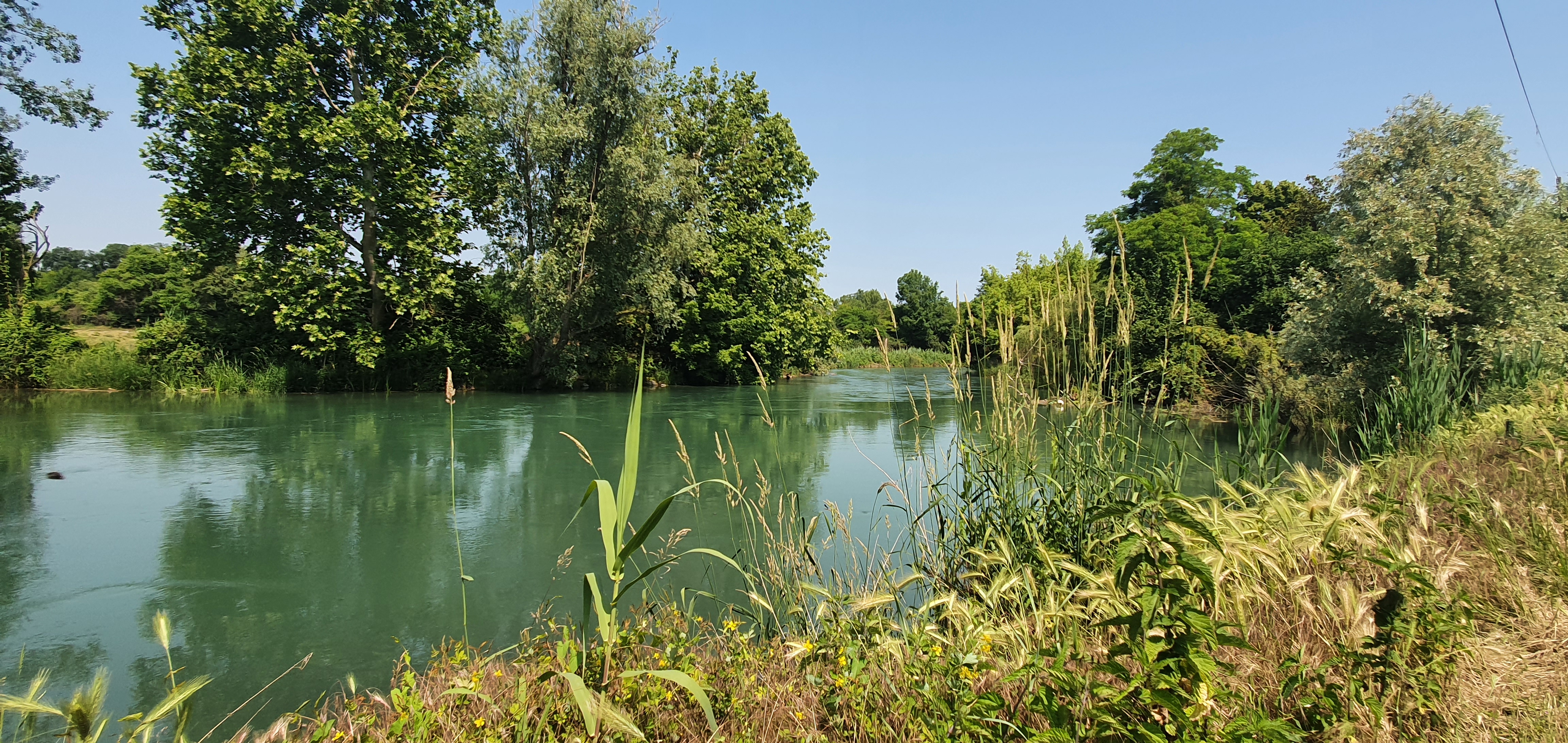Parcheggio Camper in riva al fiume