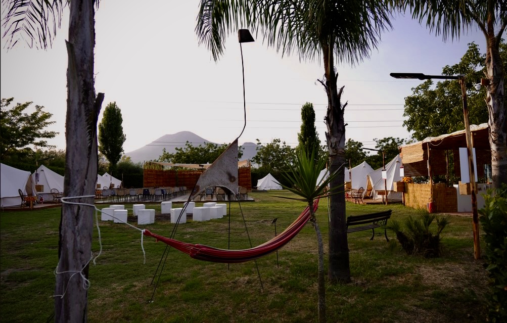 Glamping a Pompei