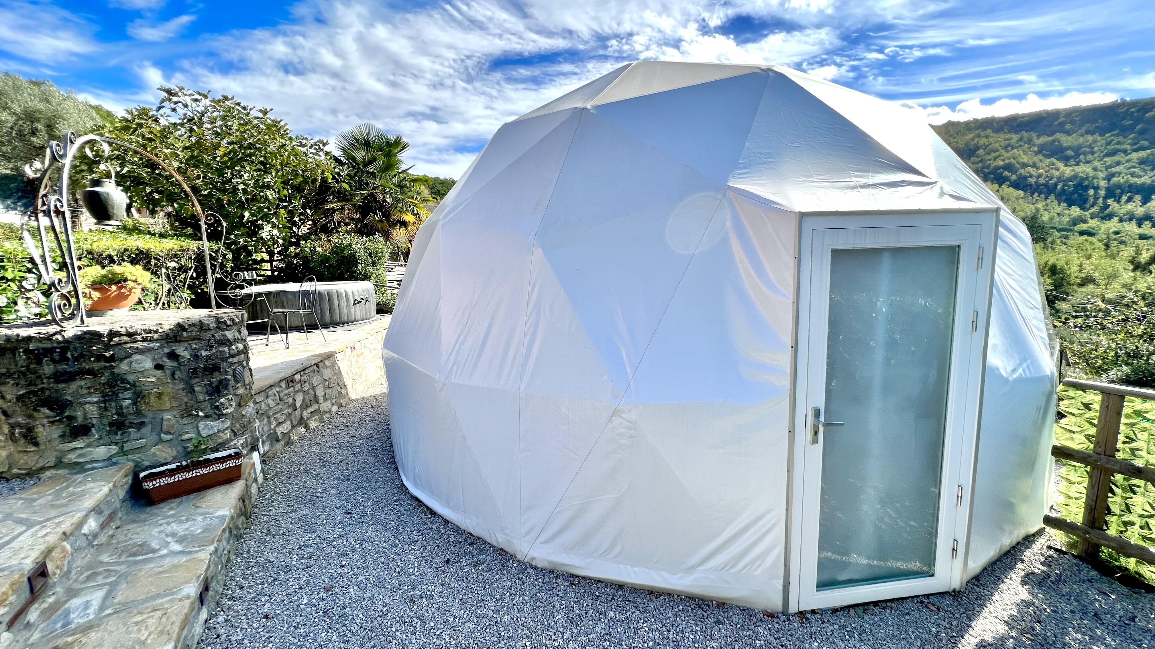 Glamping in cupola geodetica in Umbria