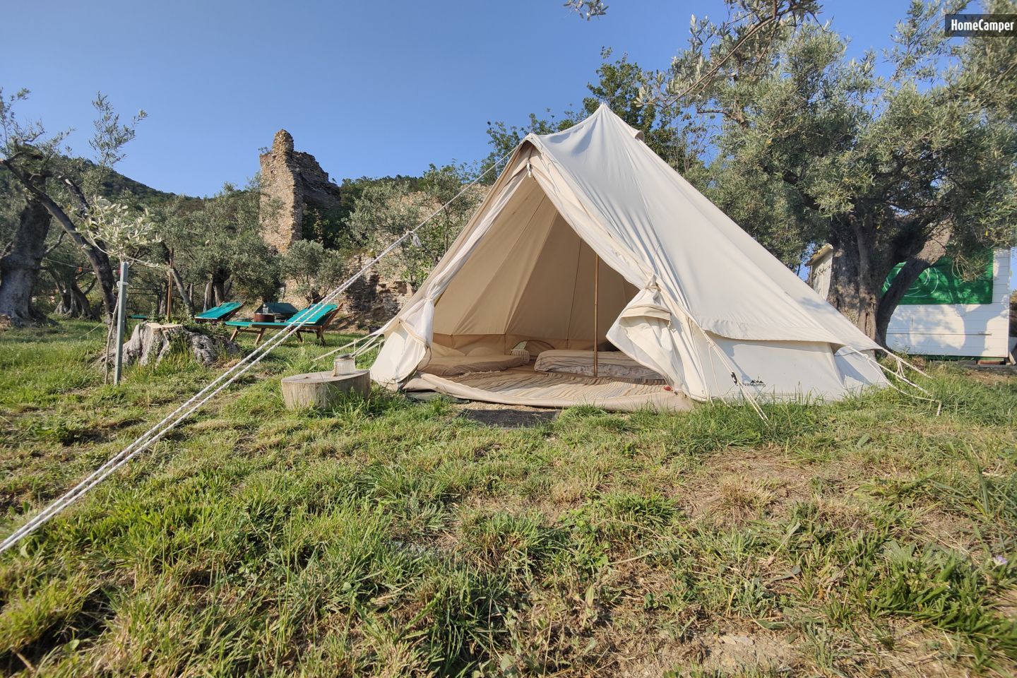 Bell Tent immersa nella natura di Arnasco, nel Ponente ligure