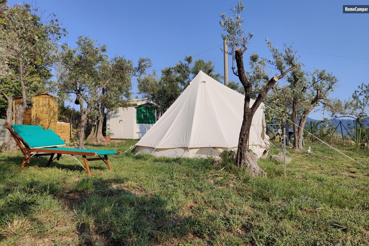 Bell Tent immersa nella natura di Arnasco, nel Ponente ligure