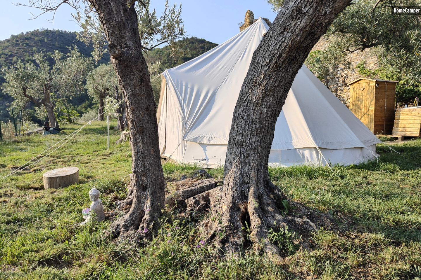 Bell Tent immersa nella natura di Arnasco, nel Ponente ligure