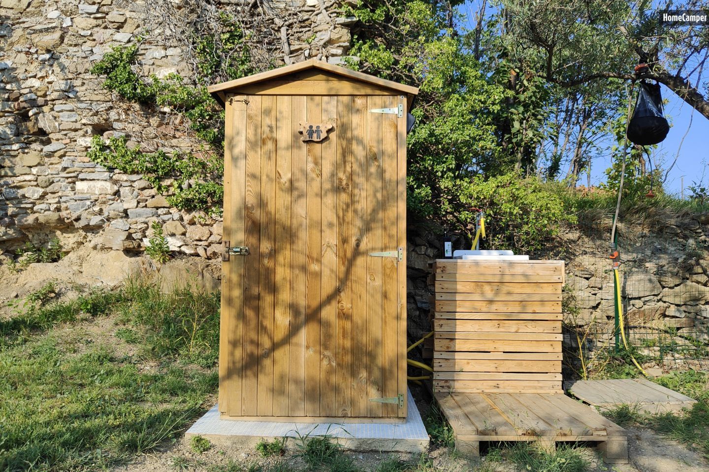 Bell Tent immersa nella natura di Arnasco, nel Ponente ligure
