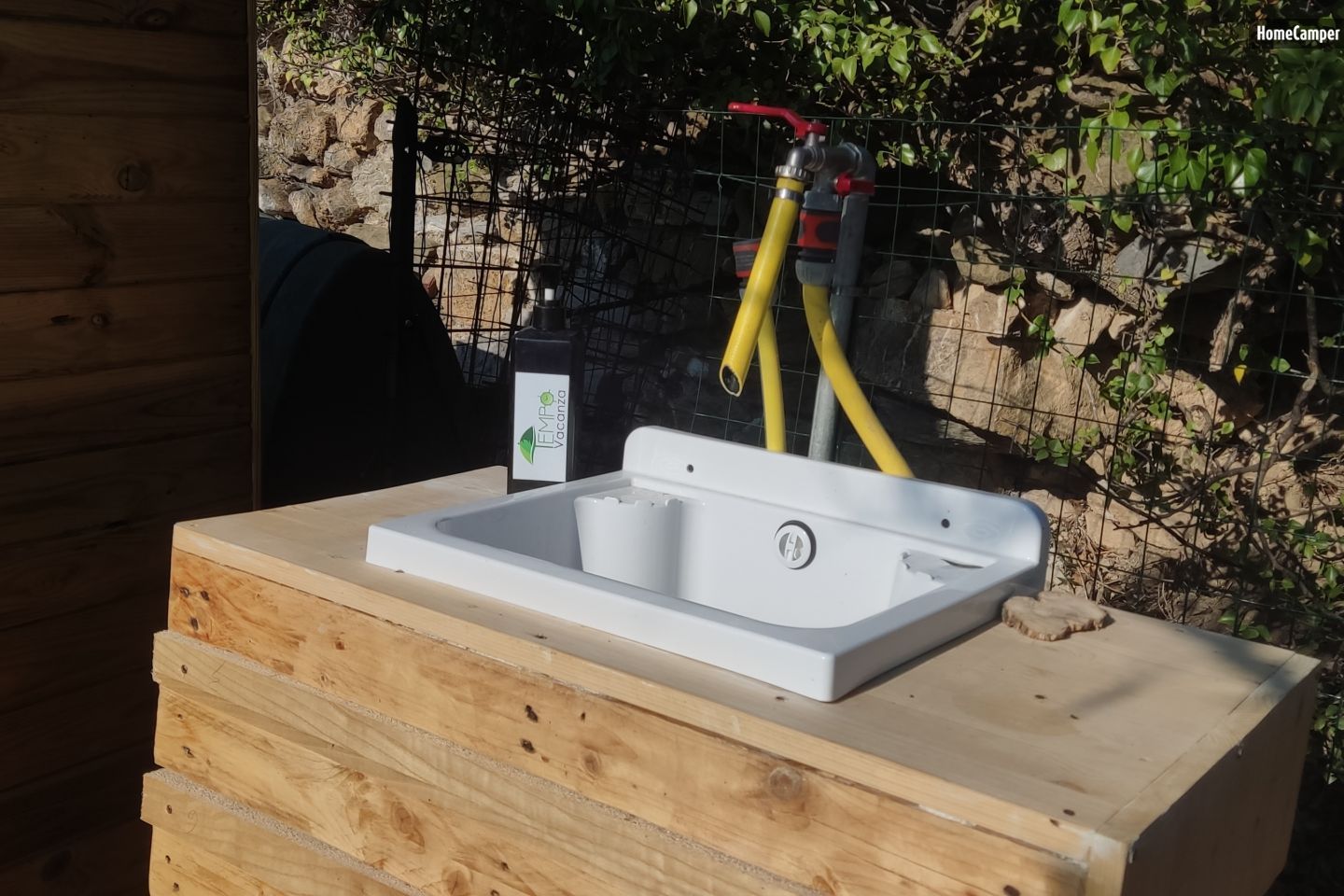 Bell Tent immersa nella natura di Arnasco, nel Ponente ligure