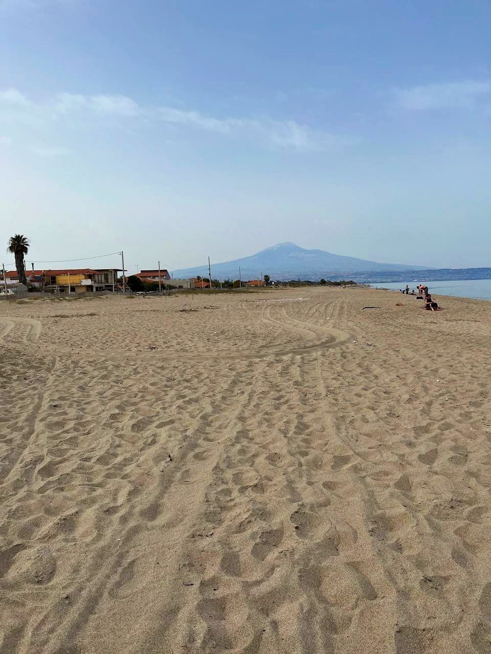 Nel giardino della Casetta Colorata: relax in natura a Catania