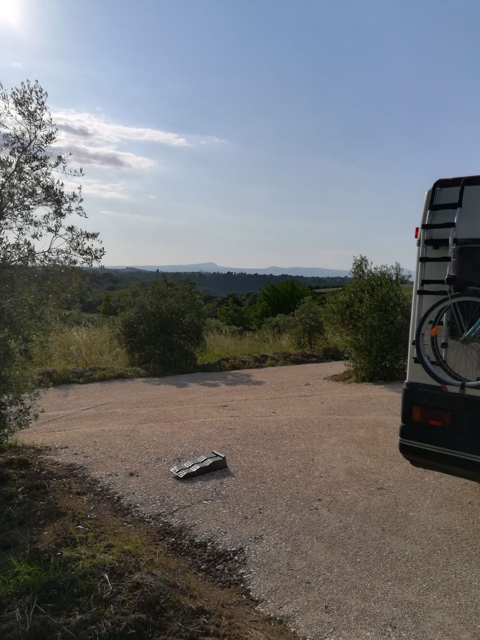 Piazzole selvagge, in Comunità Artistica e Autosufficiente.