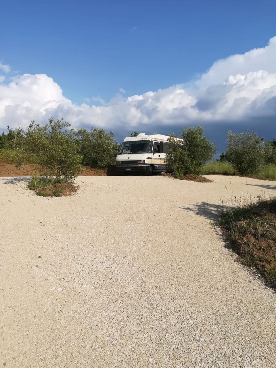 Piazzole selvagge, in Comunità Artistica e Autosufficiente.