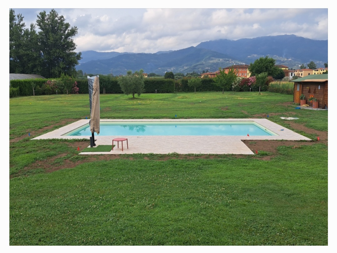 Panoramic motorhome sites near Lucca