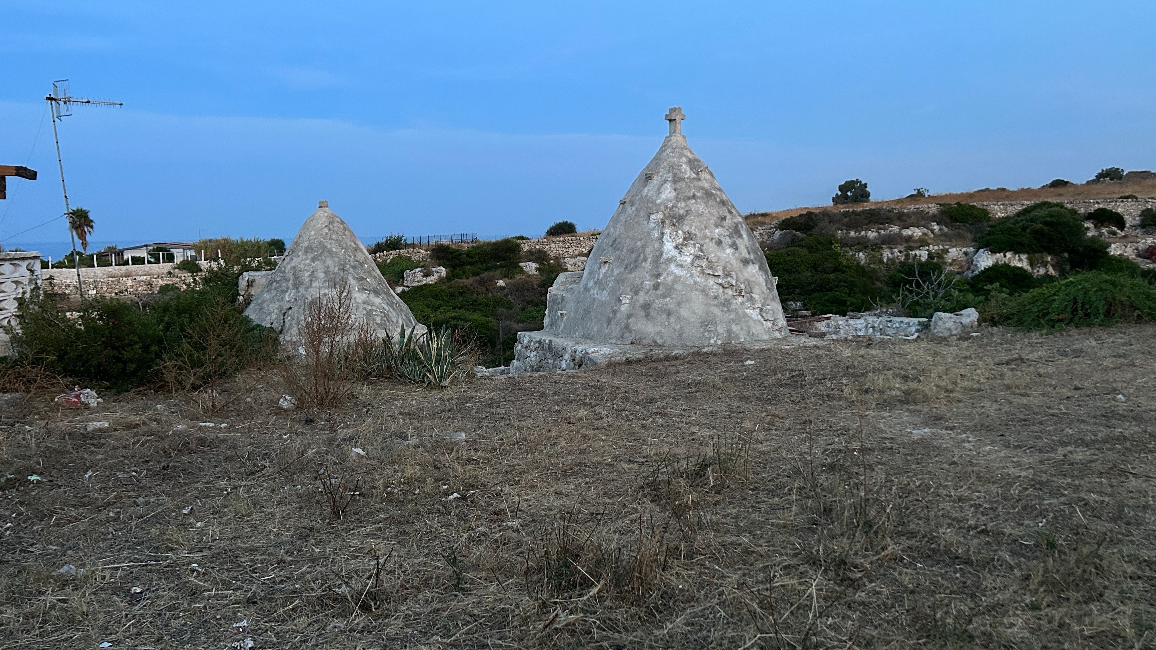 Piazzola con meravigliosa vista su trulli al mare