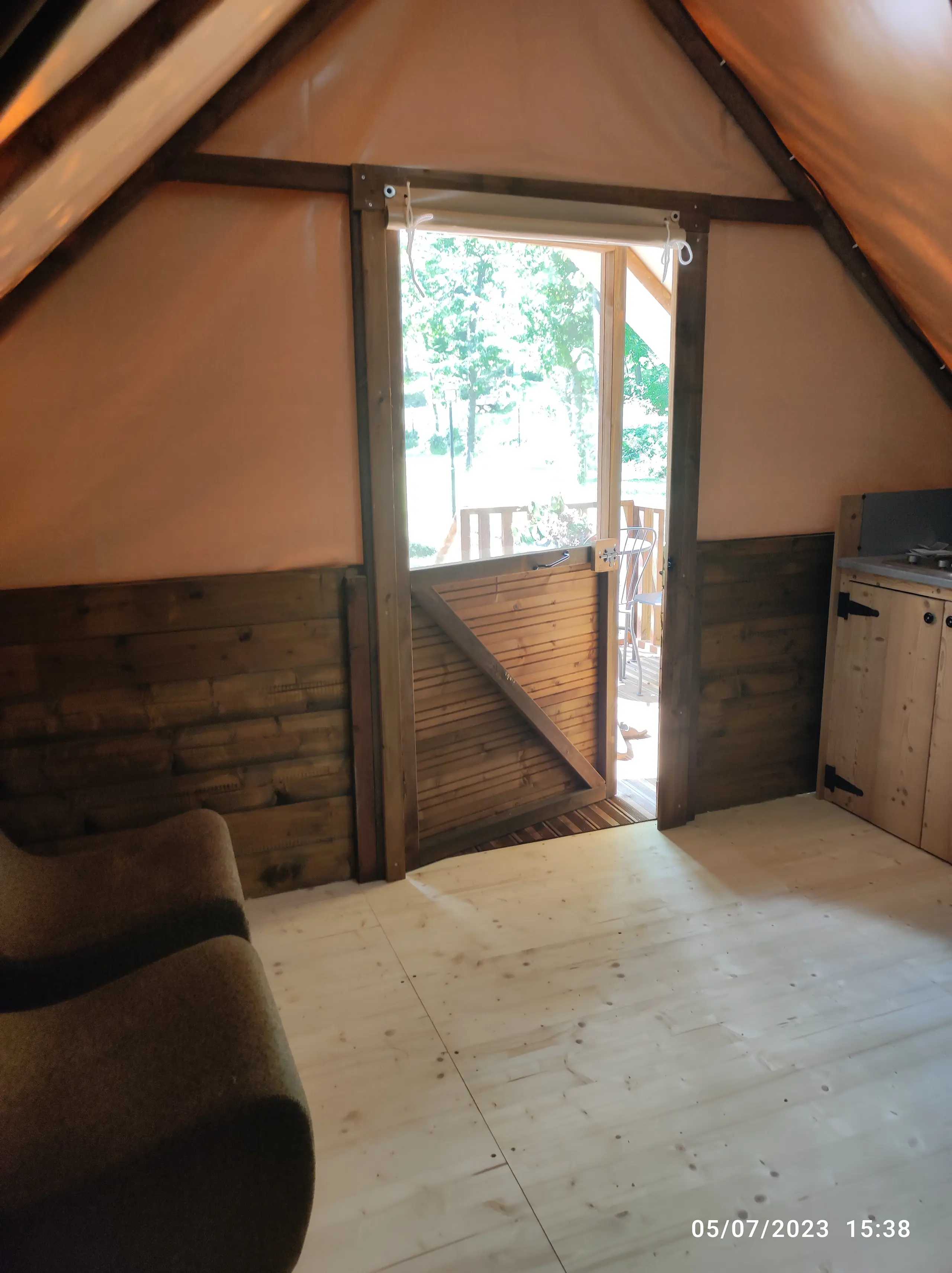Glamping Saecula: Tenda Lodge Canadienne per la tua vacanza nelle Marche