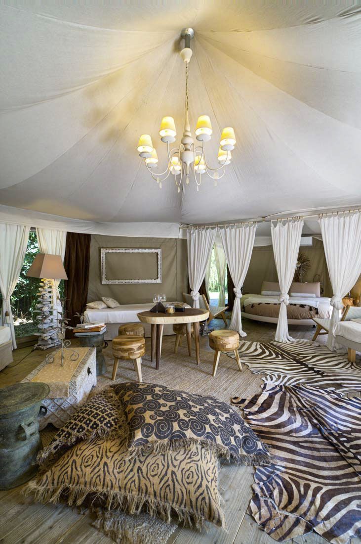 Deluxe Bagolaro tent in the grounds of a seventeenth-century property near Venice