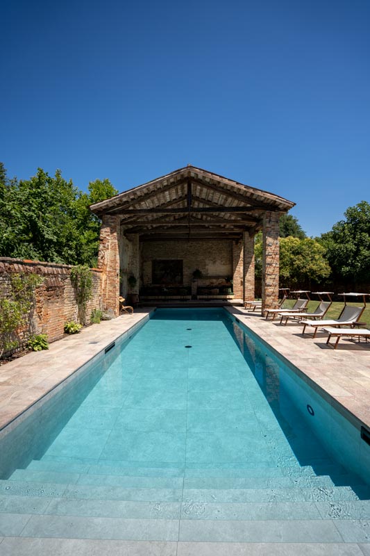 Deluxe Bagolaro tent in the grounds of a seventeenth-century property near Venice