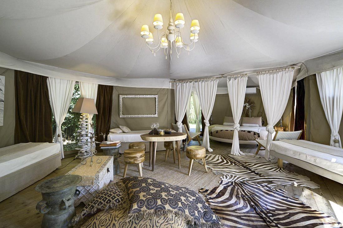 Deluxe Bagolaro tent in the grounds of a seventeenth-century property near Venice