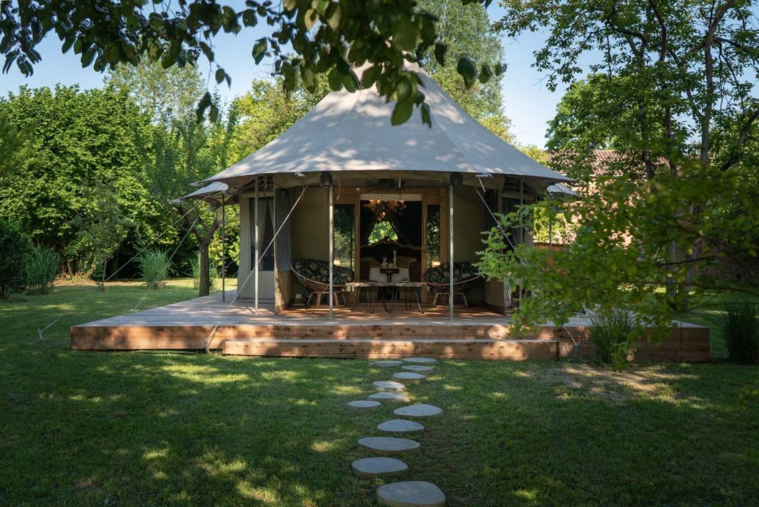 Tenda Deluxe Ortensia nel parco di una proprietà seicentesca vicino a Venezia