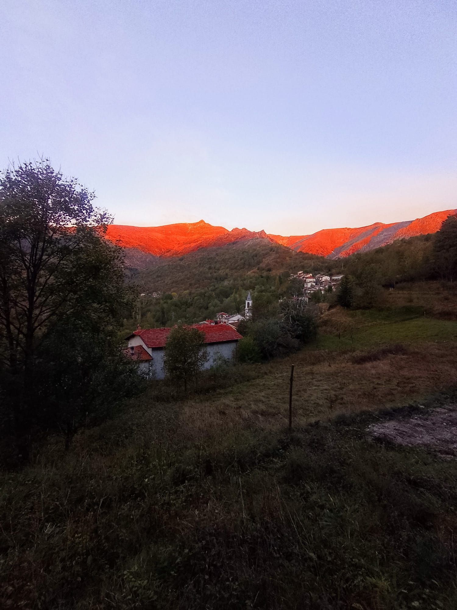 Piazzole tenda nella natura dell'Alta Val Tanaro, sulle Alpi Liguri