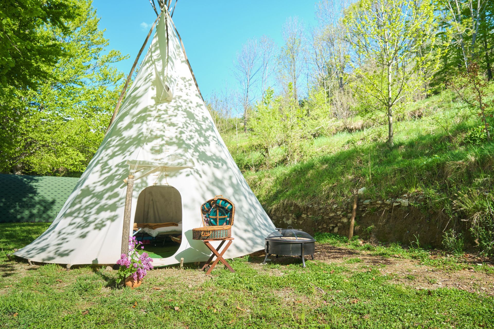 Glamping in a tipi Indian tent in the beautiful environment of the Ligurian Alps