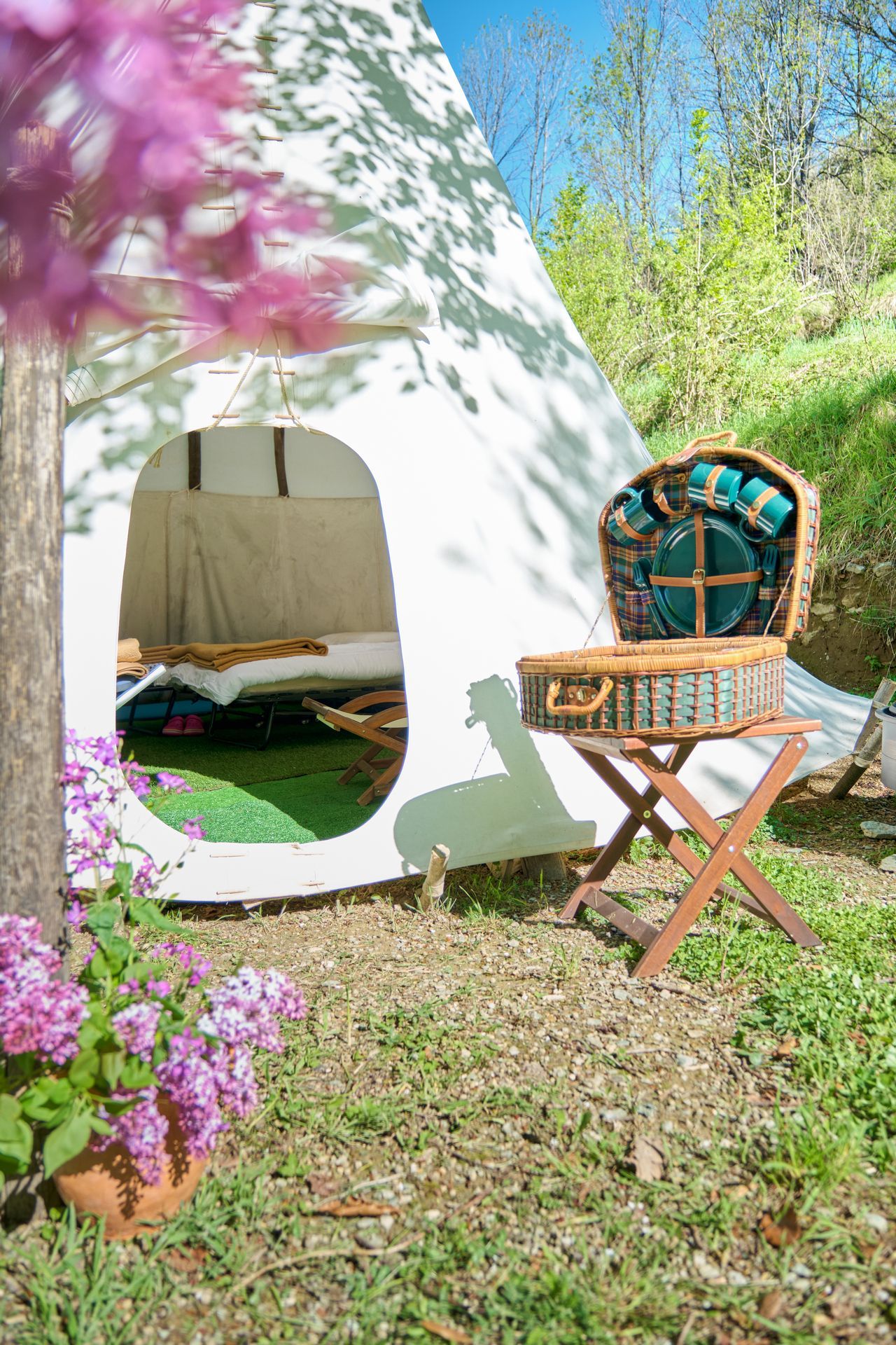 Glamping in a tipi Indian tent in the beautiful environment of the Ligurian Alps