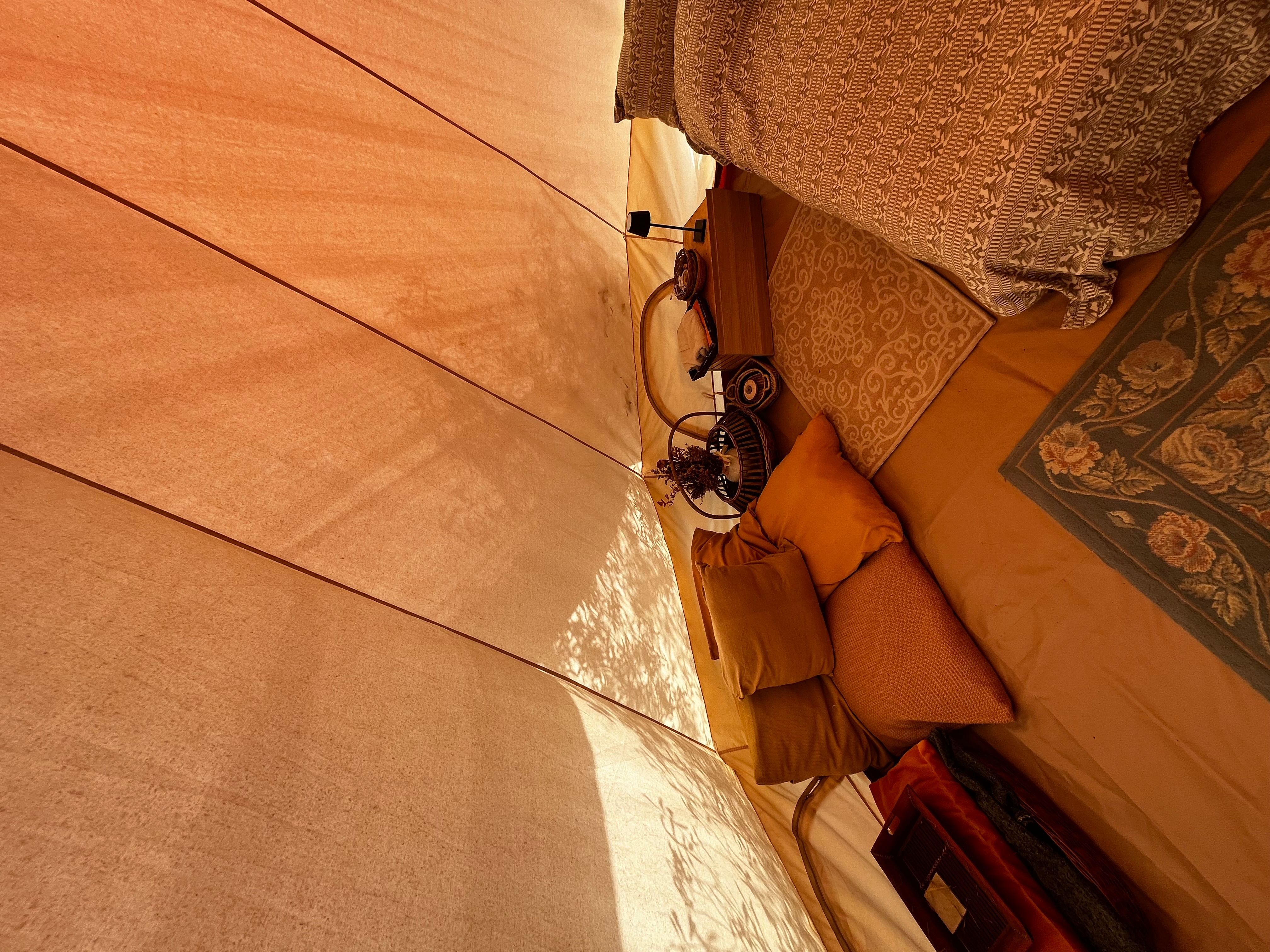 In Sardegna, una Tenda glamping tra gli eucalipto