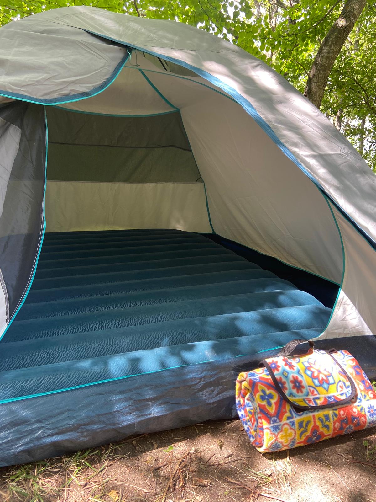 Tenda montata per 2 persone nel bosco in Romagna