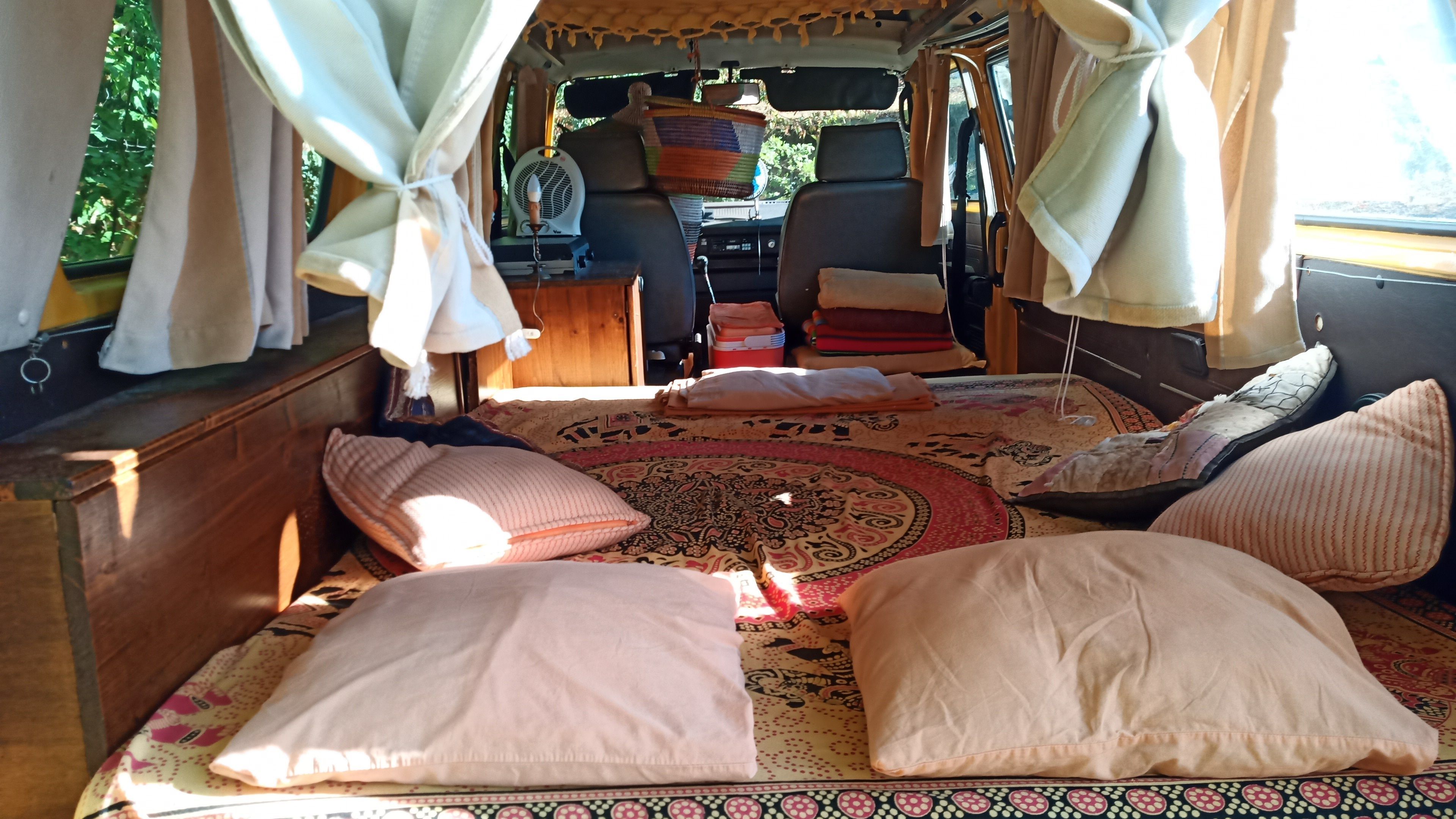Pulmino Hippie in Liguria