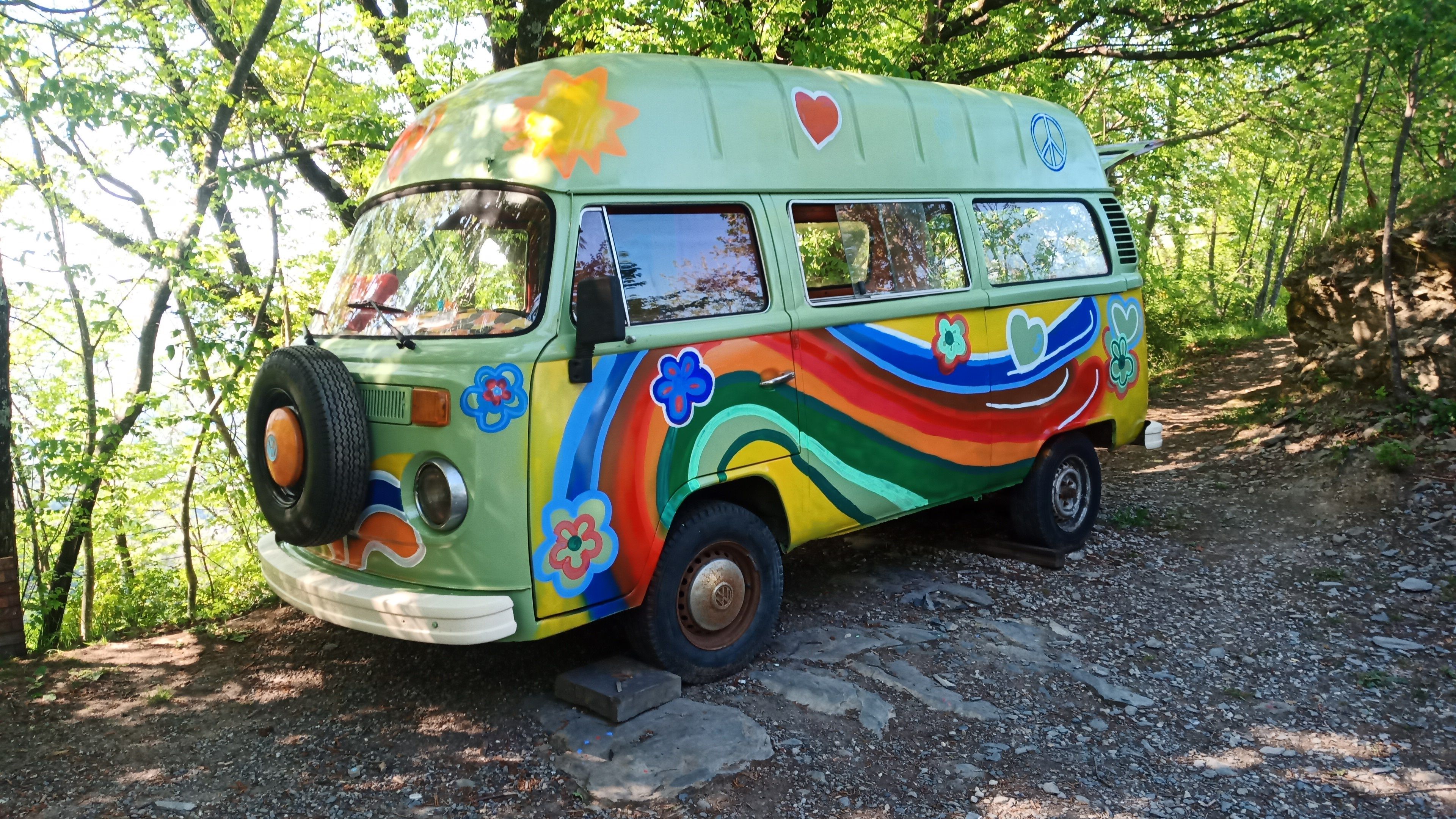 Pulmino Hippie in Liguria