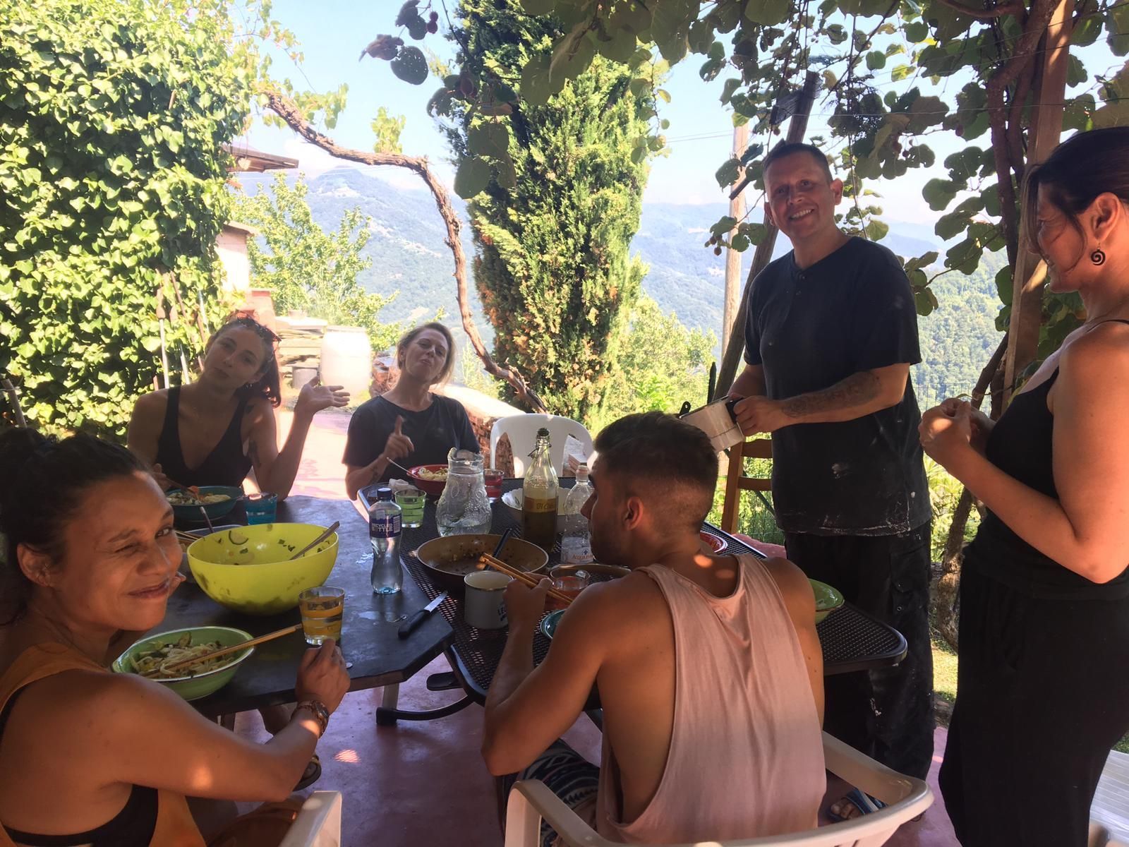 Pulmino Hippie in Liguria