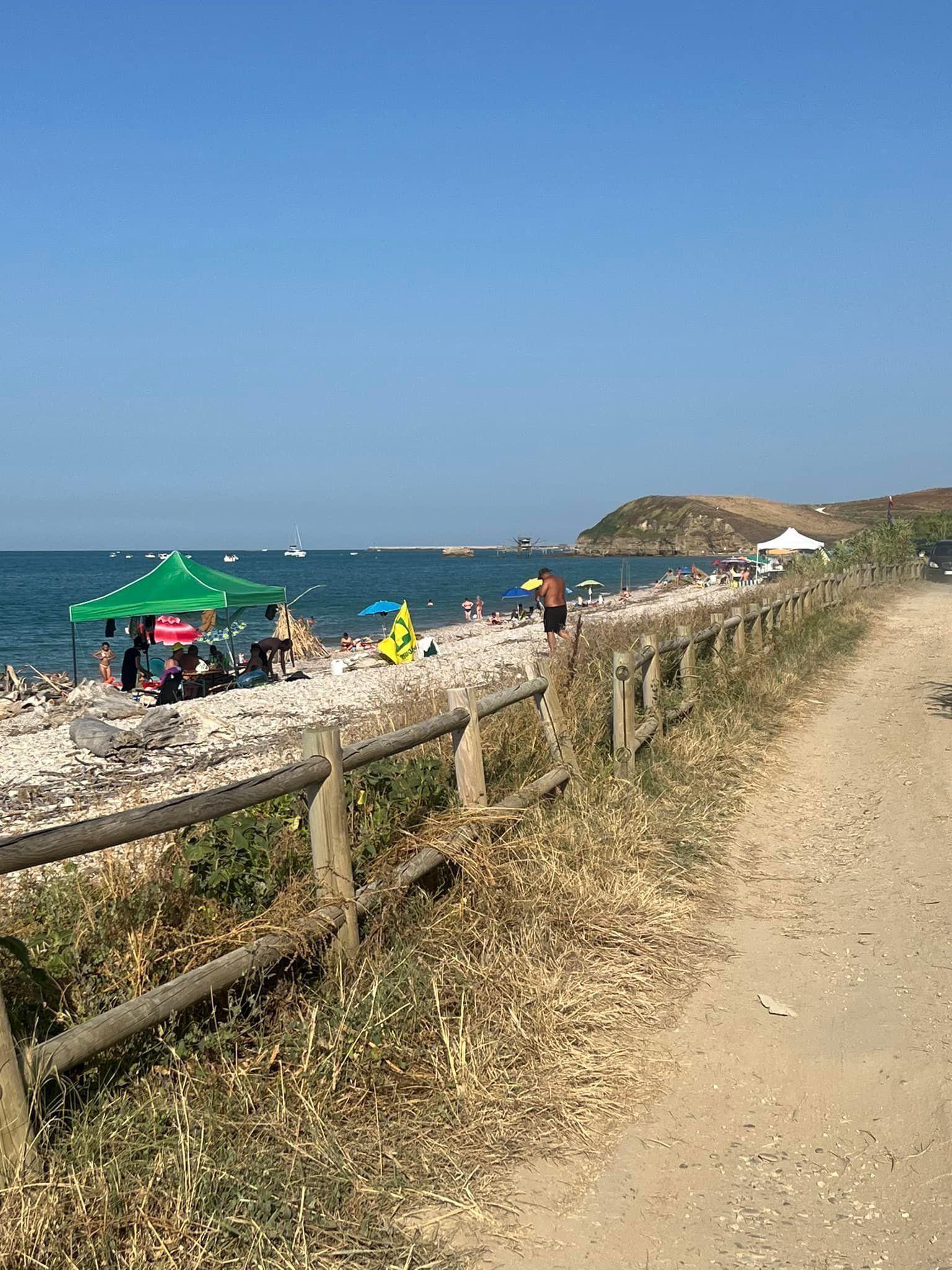 Piazzole per tende in uliveto a Punta Aderci