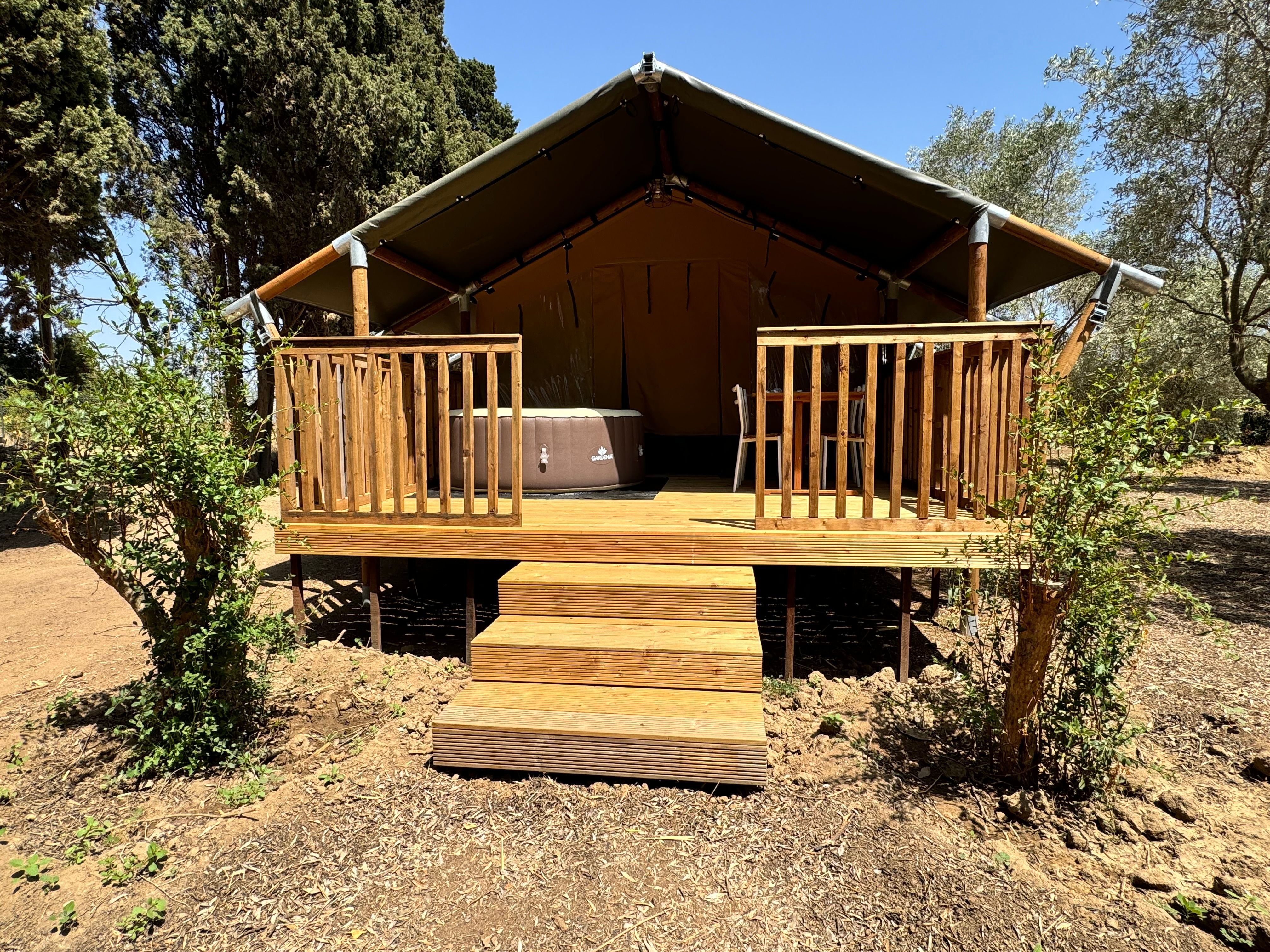 Glamping in tende attrezzate con bagno privato