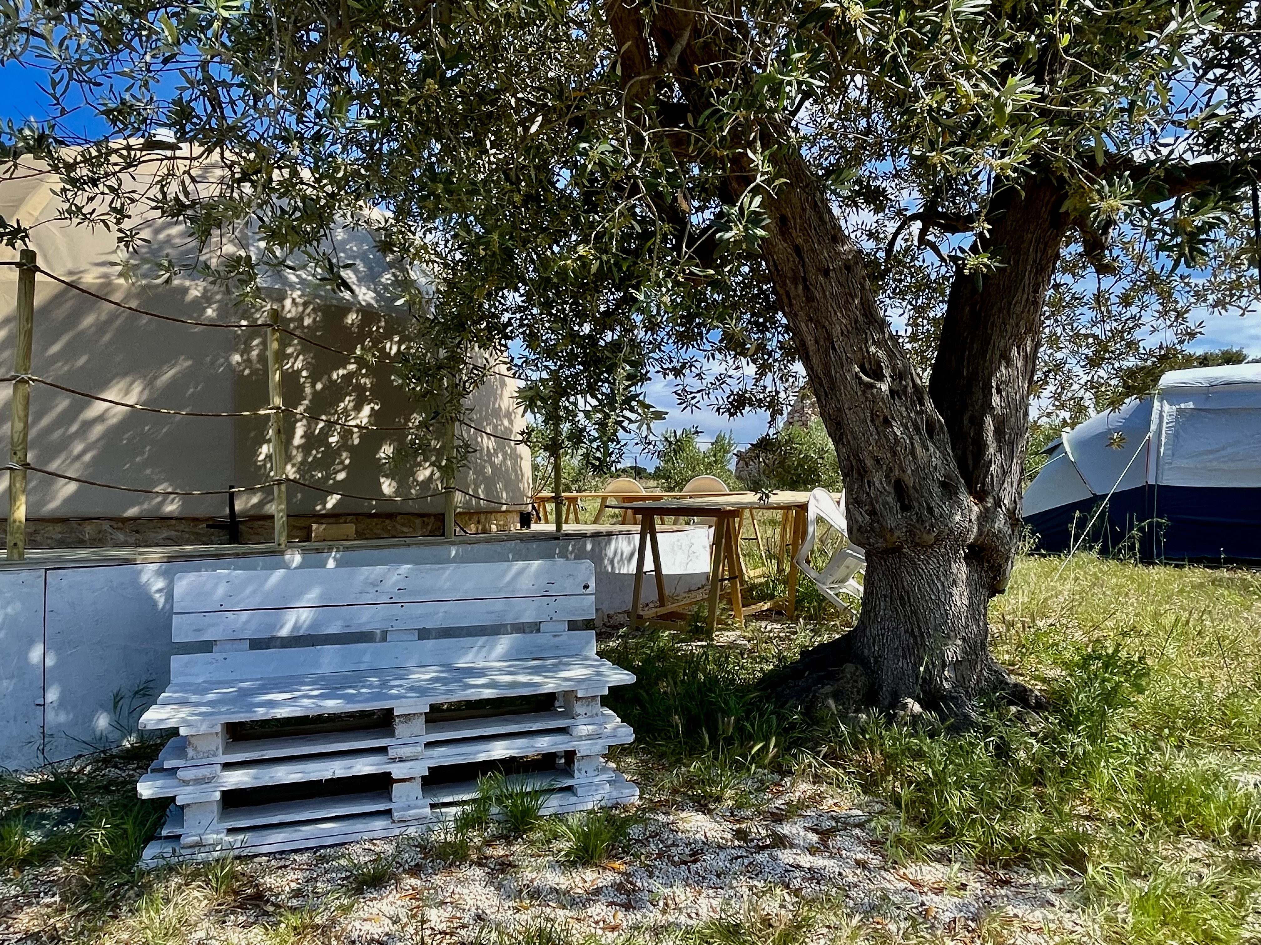 Shangri-La: tenda pronta con vista panoramica a Polignano