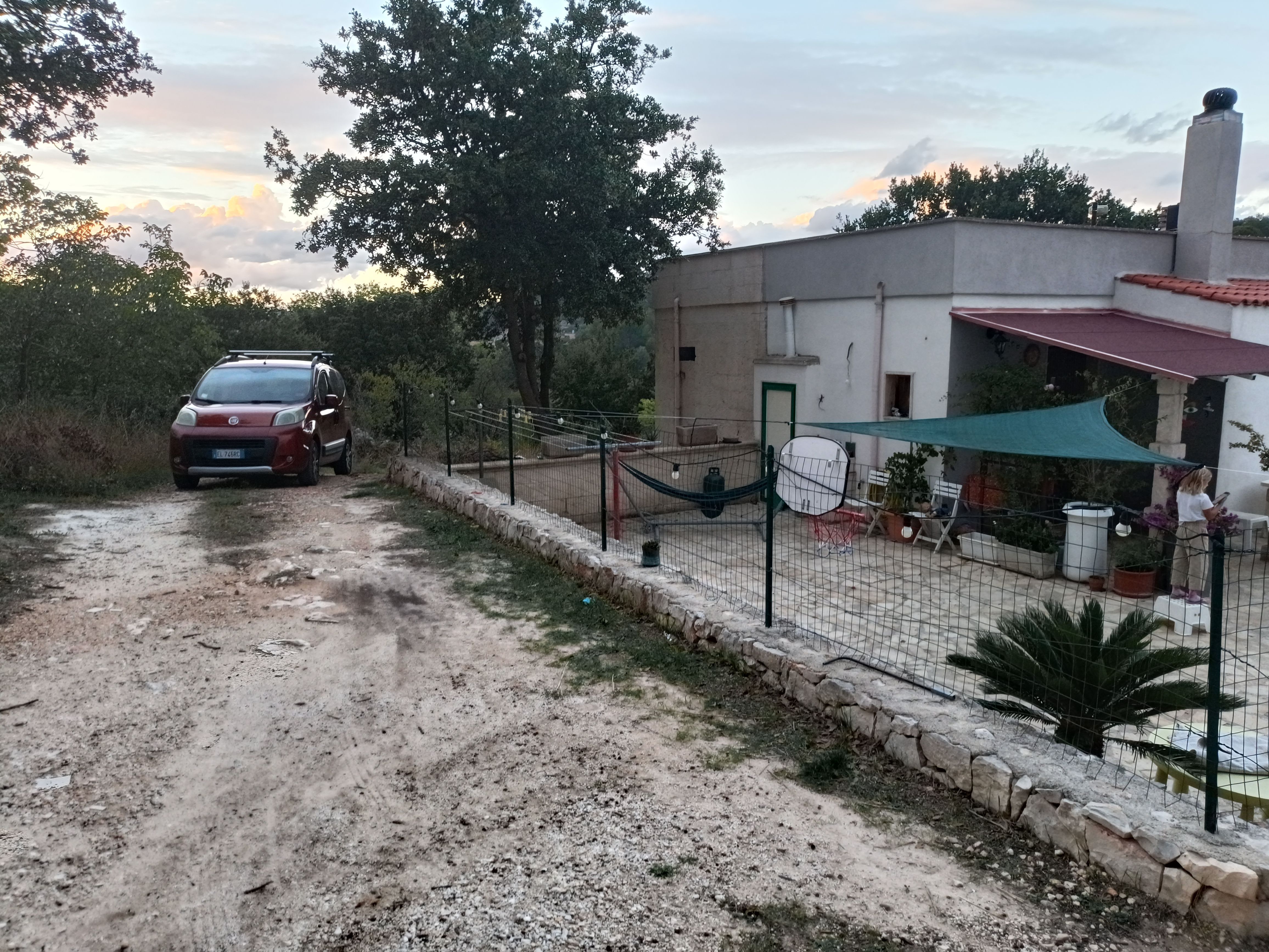 Camping immerso tra i trulli a un passo dal mare