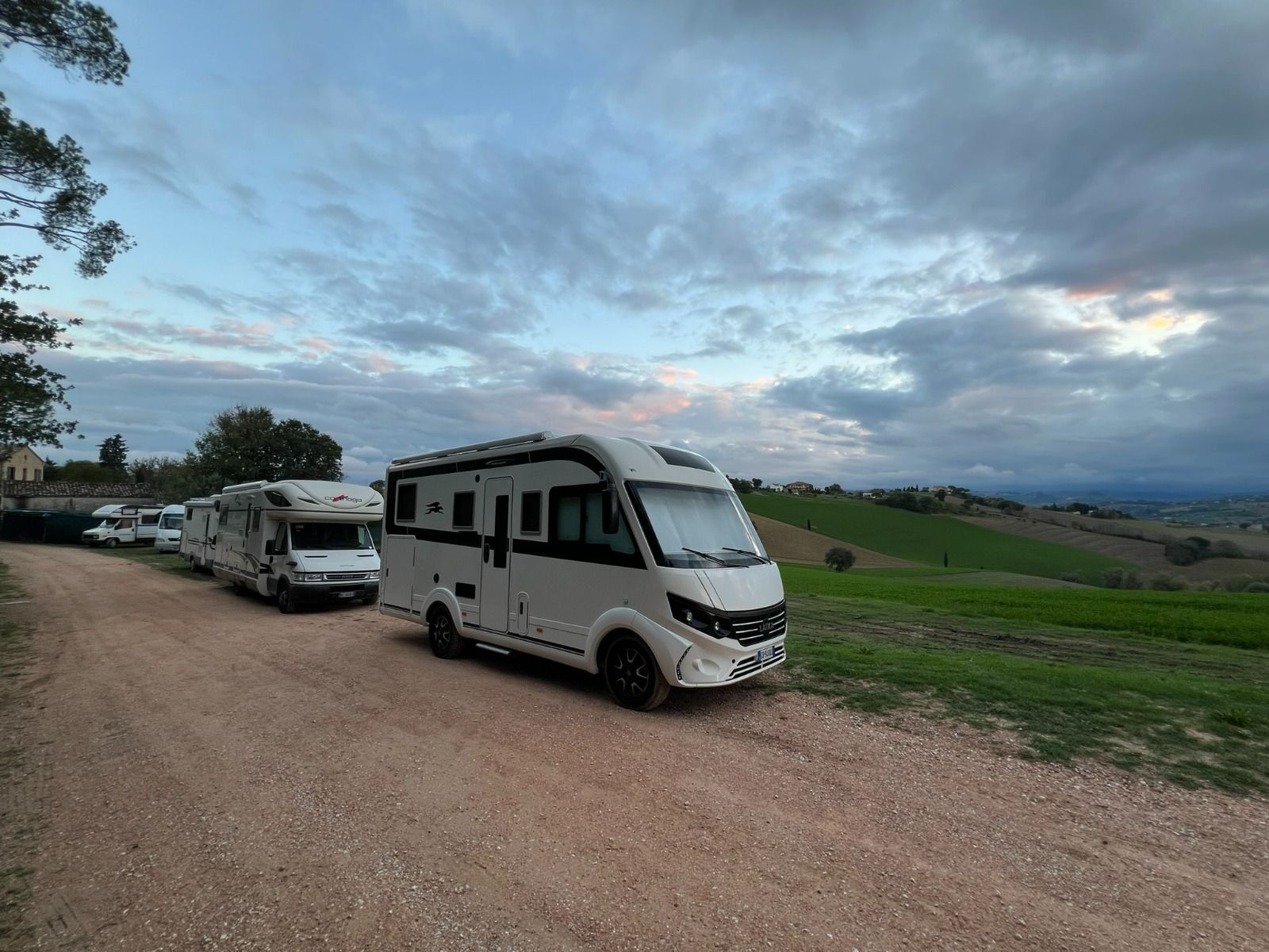Area sosta camper, roulottes, piazzola per tenda, Il Boschetto Natural Village – Parco Natura