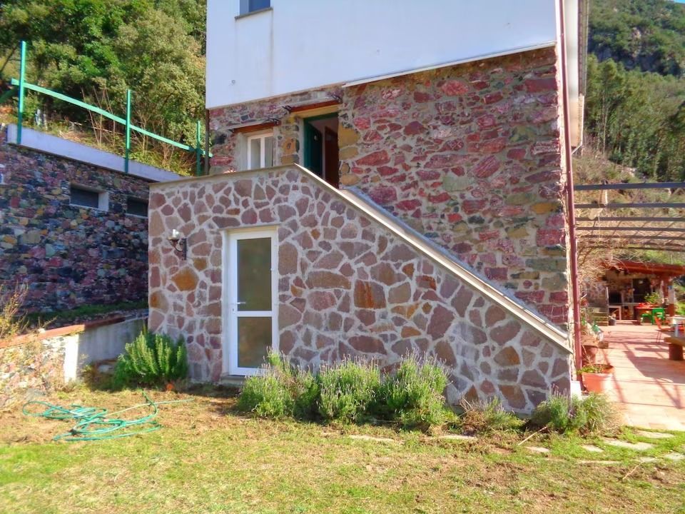 Le Sorgenti del Gromolo: camera con bagno privato nel bosco e colazione inclusa