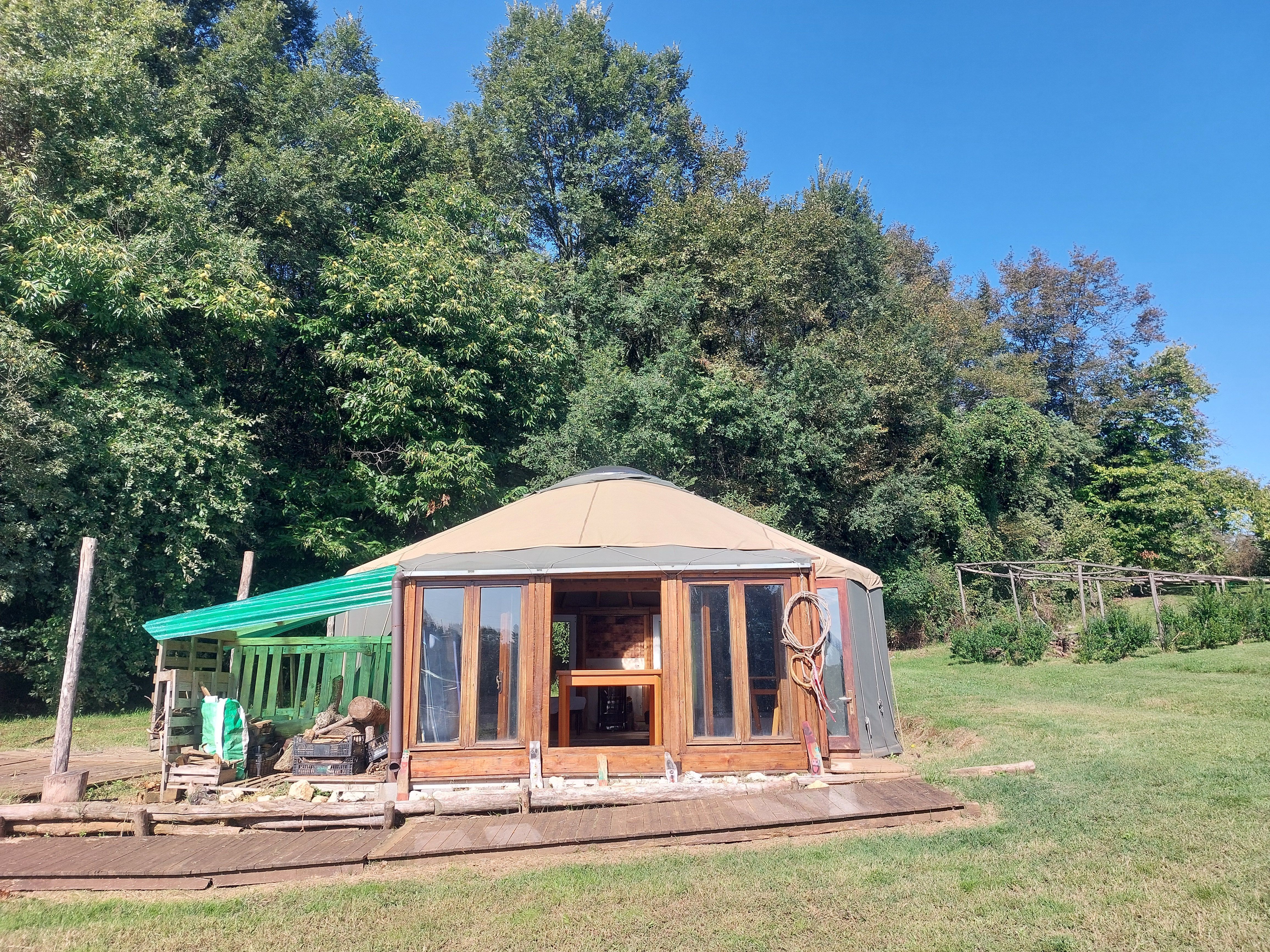 Yurta immersa nei boschi dei Colli Berici
